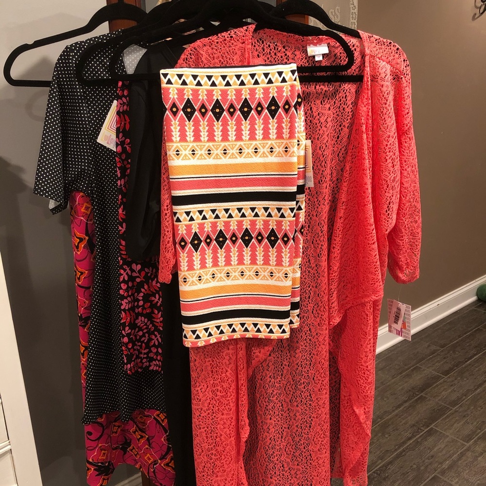 LuLaRoe - Cassie Maxi Julia Shirley Azure PerfectT